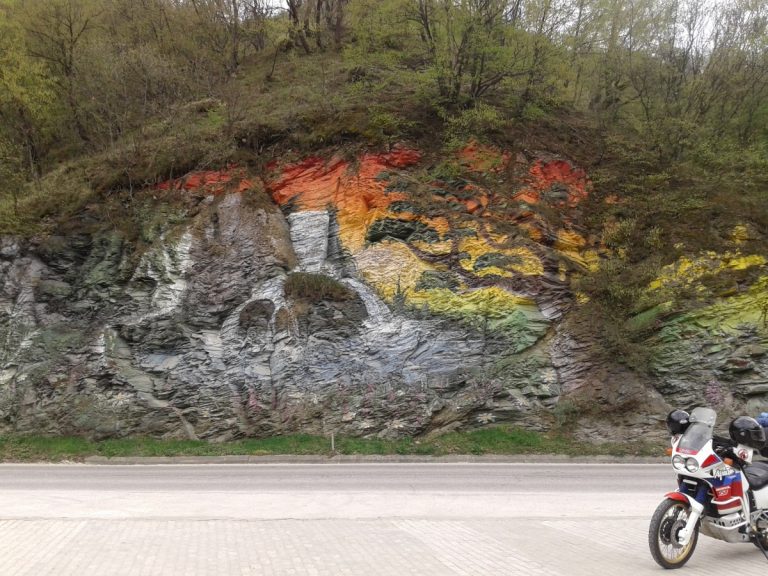 Да откриеш Албания – продължението